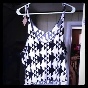 Cute new with tags crop top by green apple!